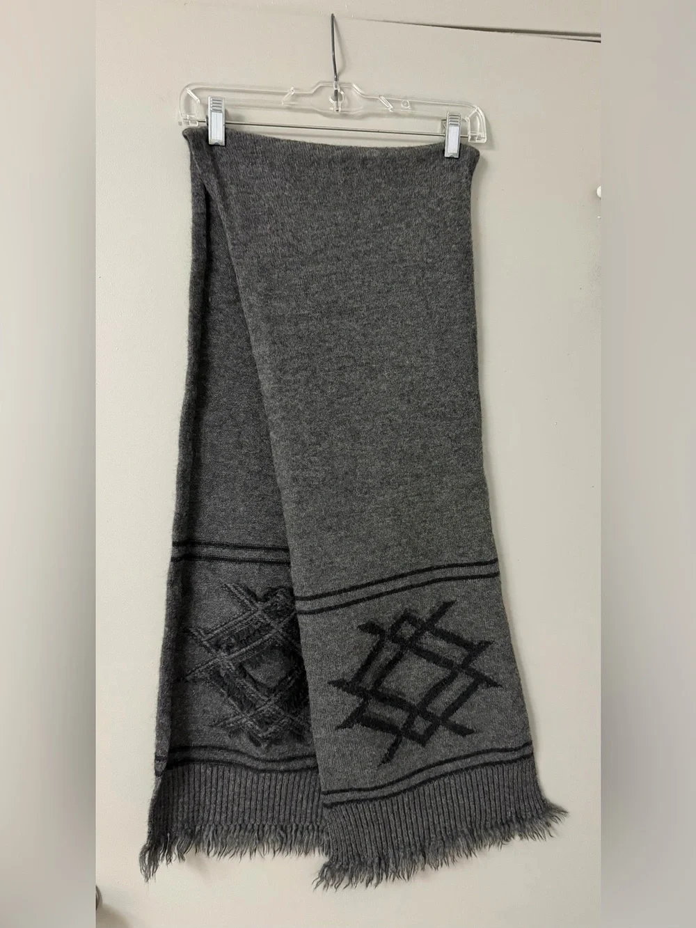 Pendleton Gray Knit Fringe Scarf Geometric Pattern Unisex